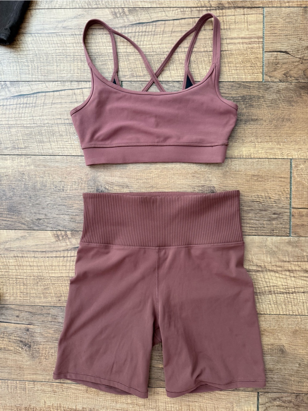 Vuori High-Waist Ribbed Mid-Length Active Shorts and Sports Bra - Dusty Rose